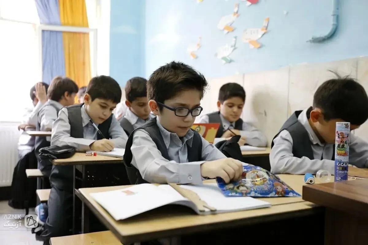بلاتکلیفی در  آغاز سال تحصیلی/ مدارس طبق روال، از مهر شروع به فعالیت می‌کنند