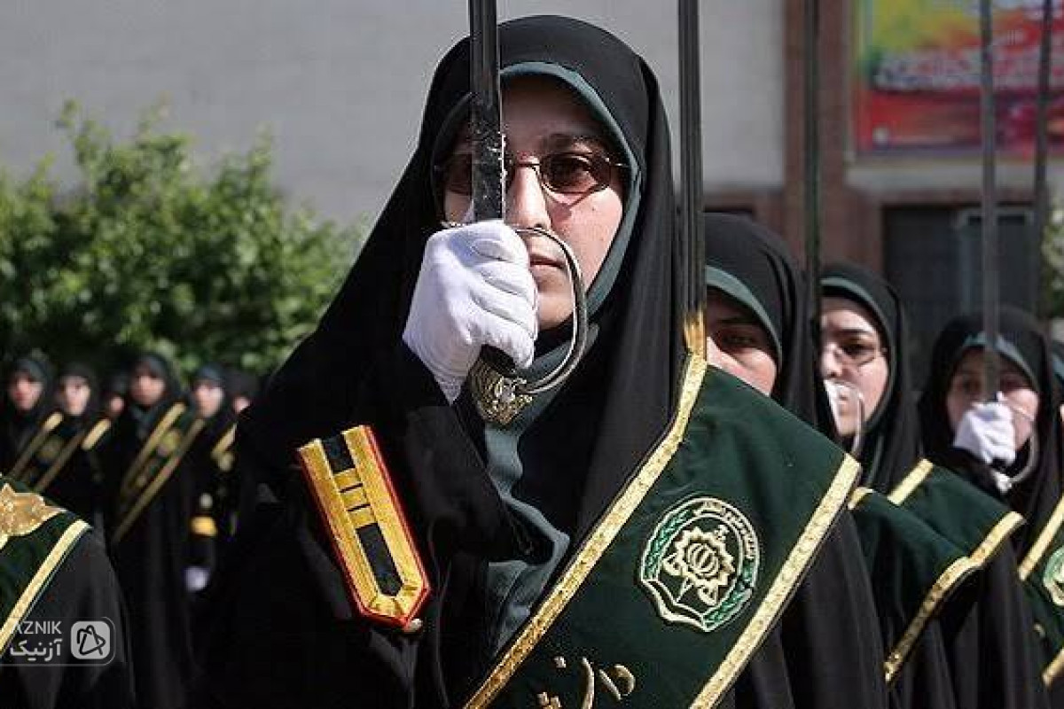 حضور پلیس زن مقابل مدارس دخترانه در اول مهرماه